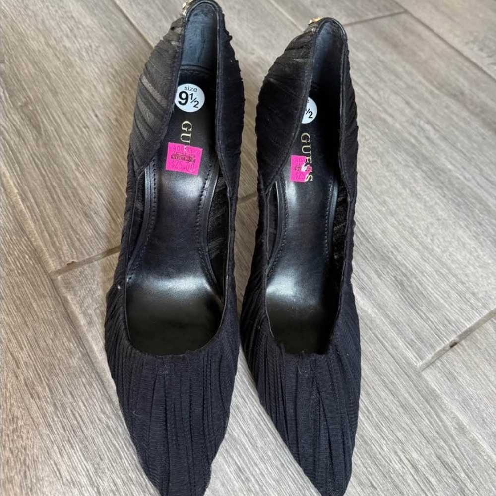 Guess Black Textured Heels